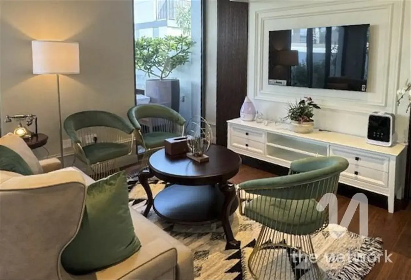 Single Row | Prime Location | Spacious Open-Plan