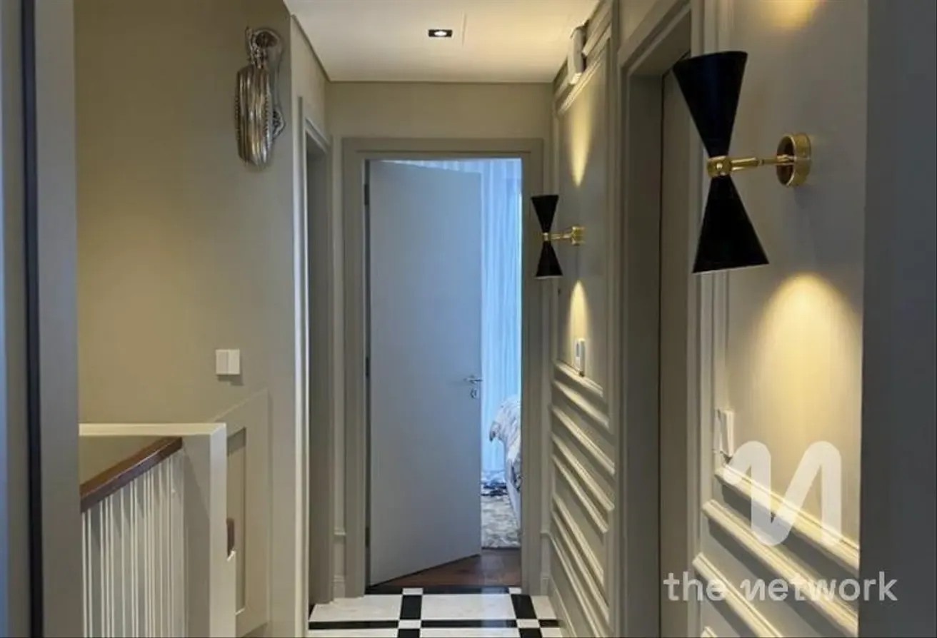 Single Row | Prime Location | Spacious Open-Plan