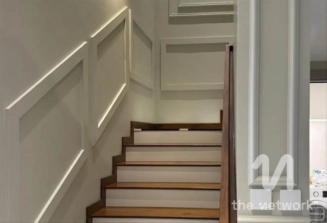 Single Row | Prime Location | Spacious Open-Plan