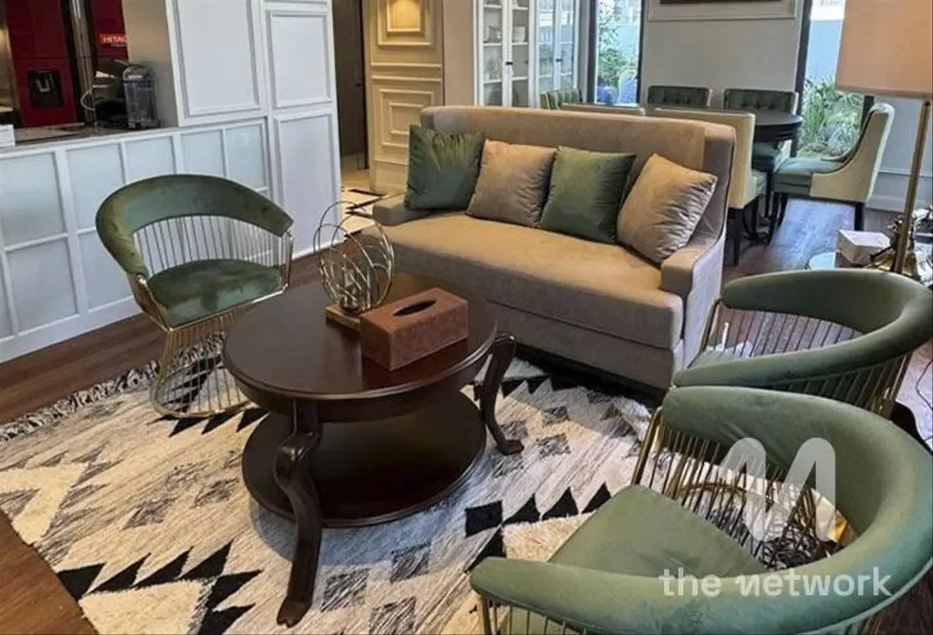 Single Row | Prime Location | Spacious Open-Plan