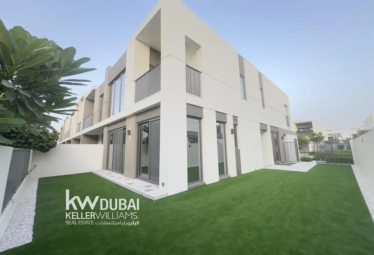 Walk to RGS School | Near Park & Distrikt | Family Location