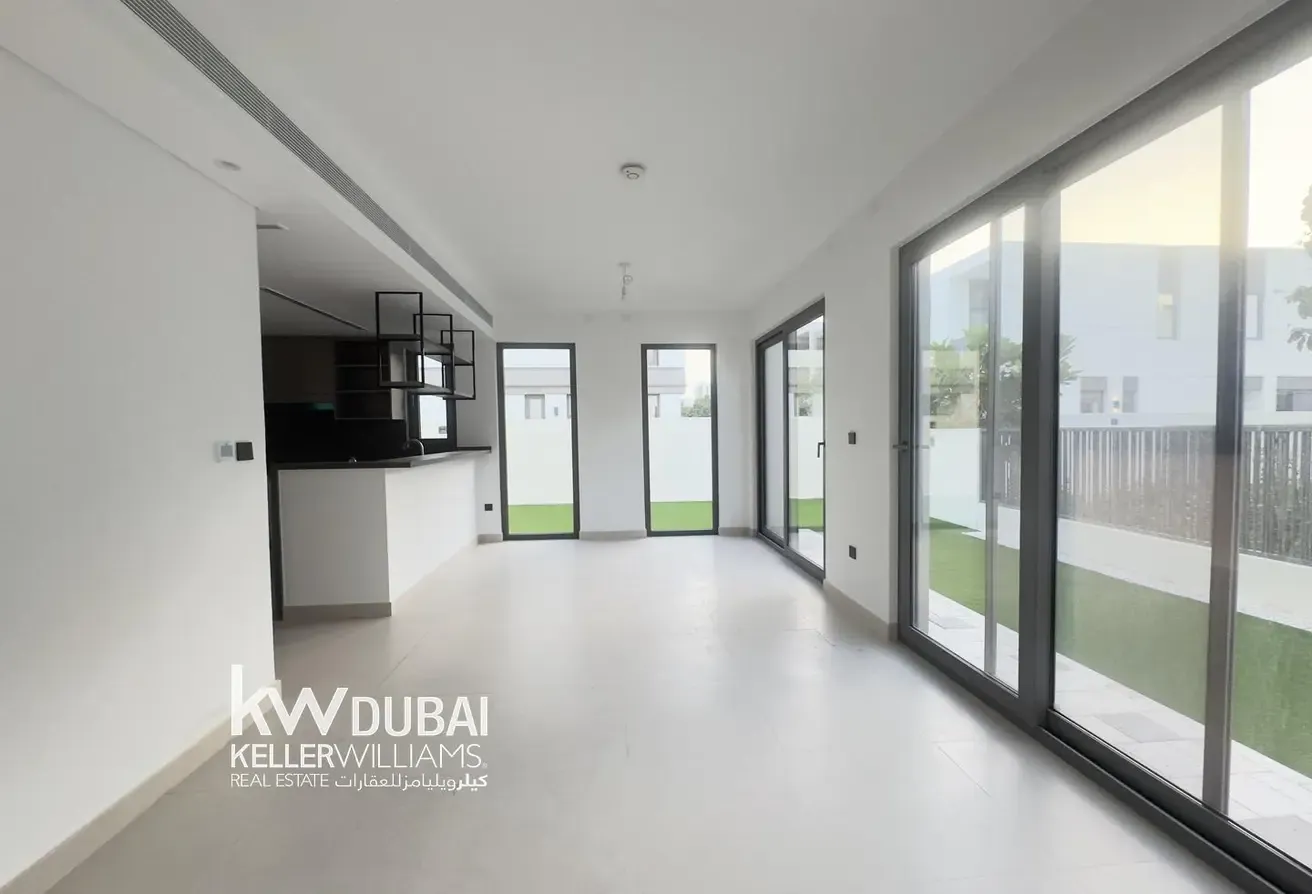 Walk to RGS School | Near Park & Distrikt | Family Location