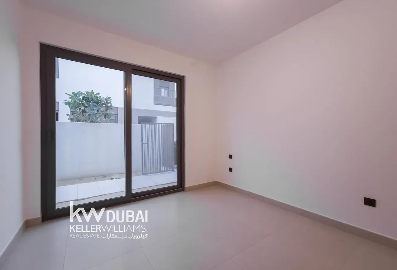 Walk to RGS School | Near Park & Distrikt | Family Location