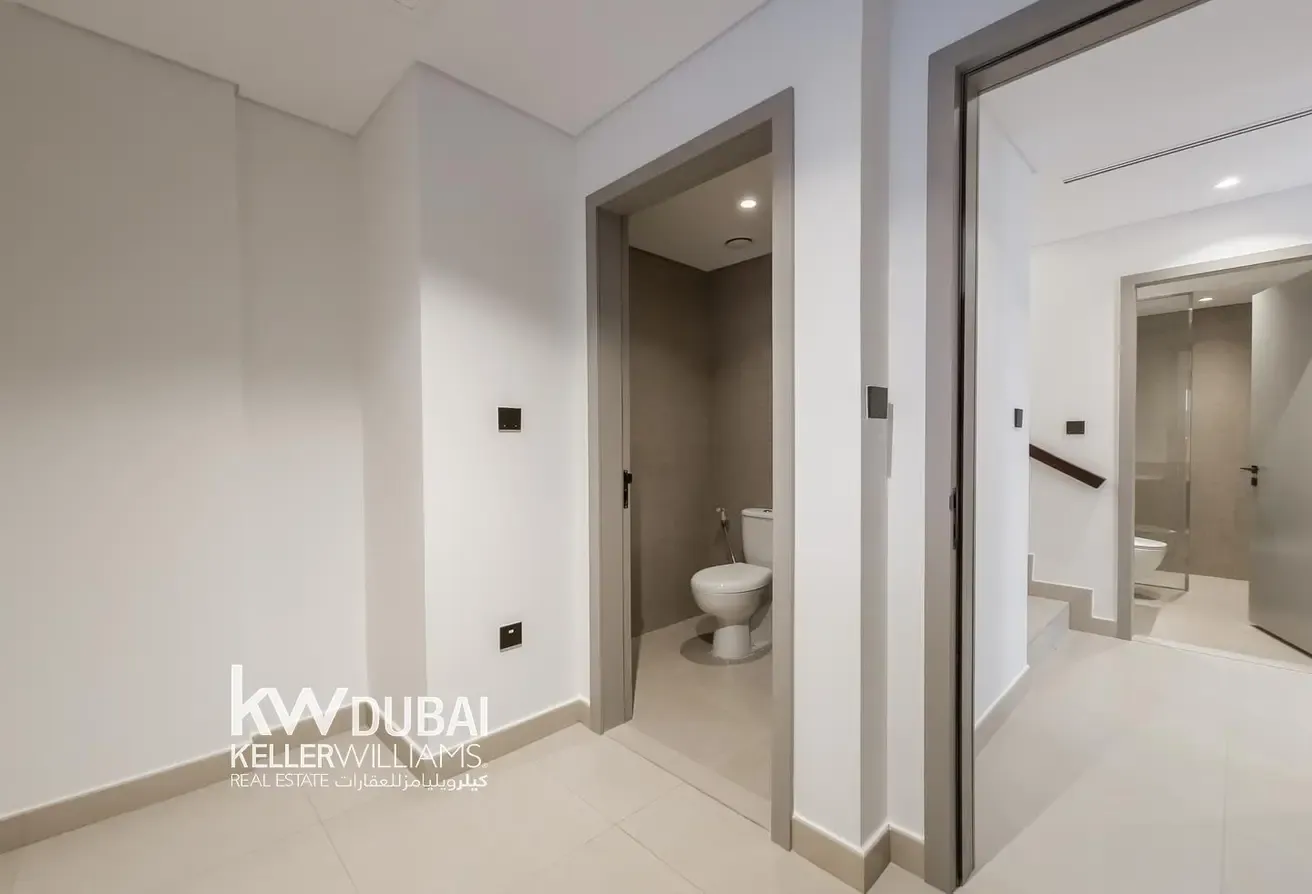 Walk to RGS School | Near Park & Distrikt | Family Location