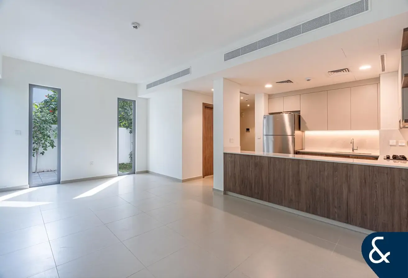 Single Row 4 Bed | Phase A | Prime Location
