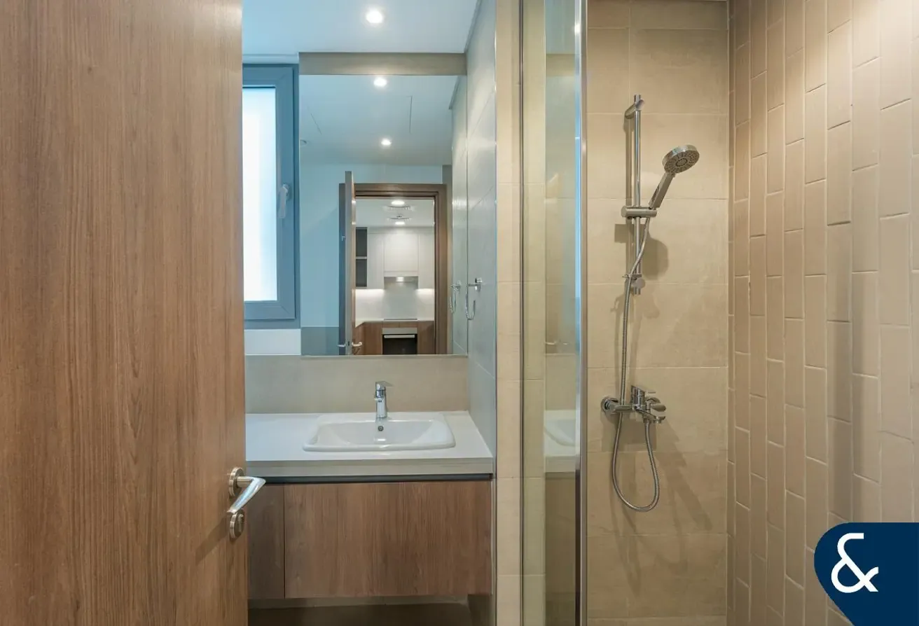 Single Row 4 Bed | Phase A | Prime Location