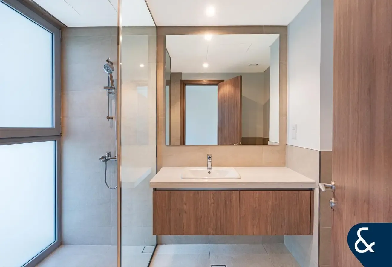 Single Row 4 Bed | Phase A | Prime Location
