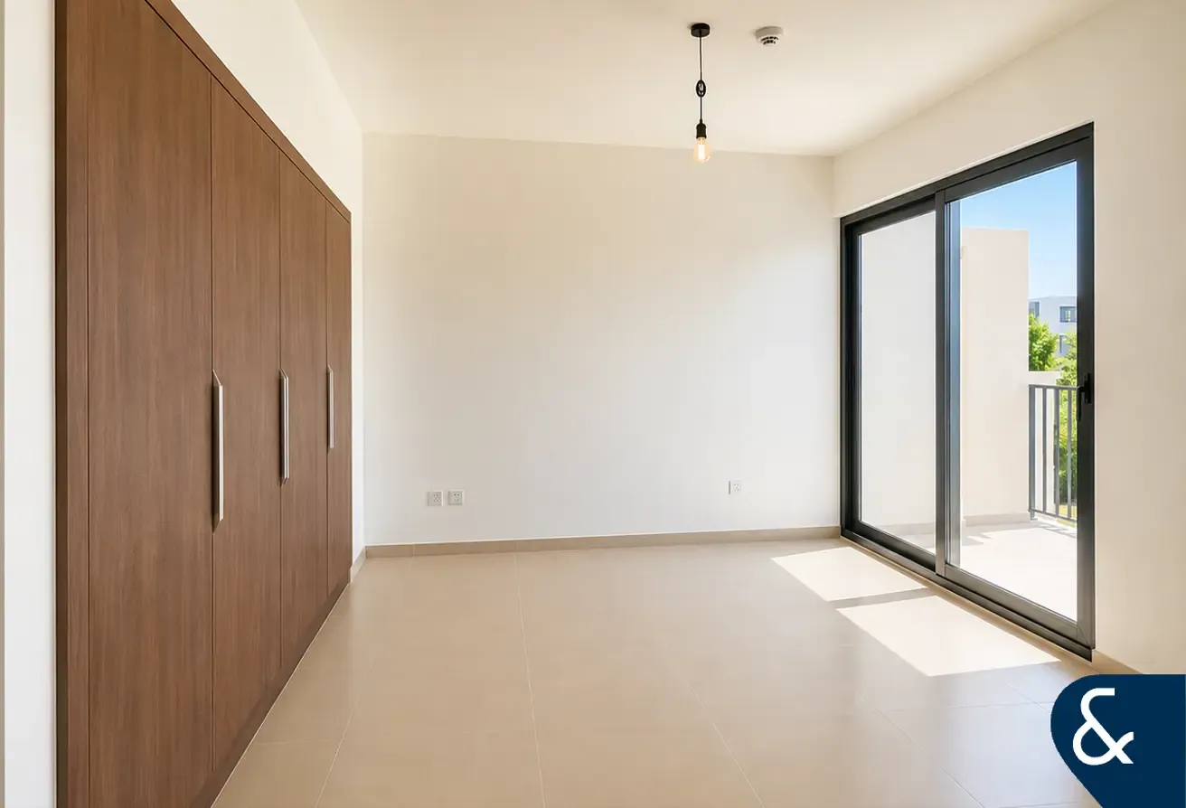 Single Row 4 Bed | Phase A | Prime Location