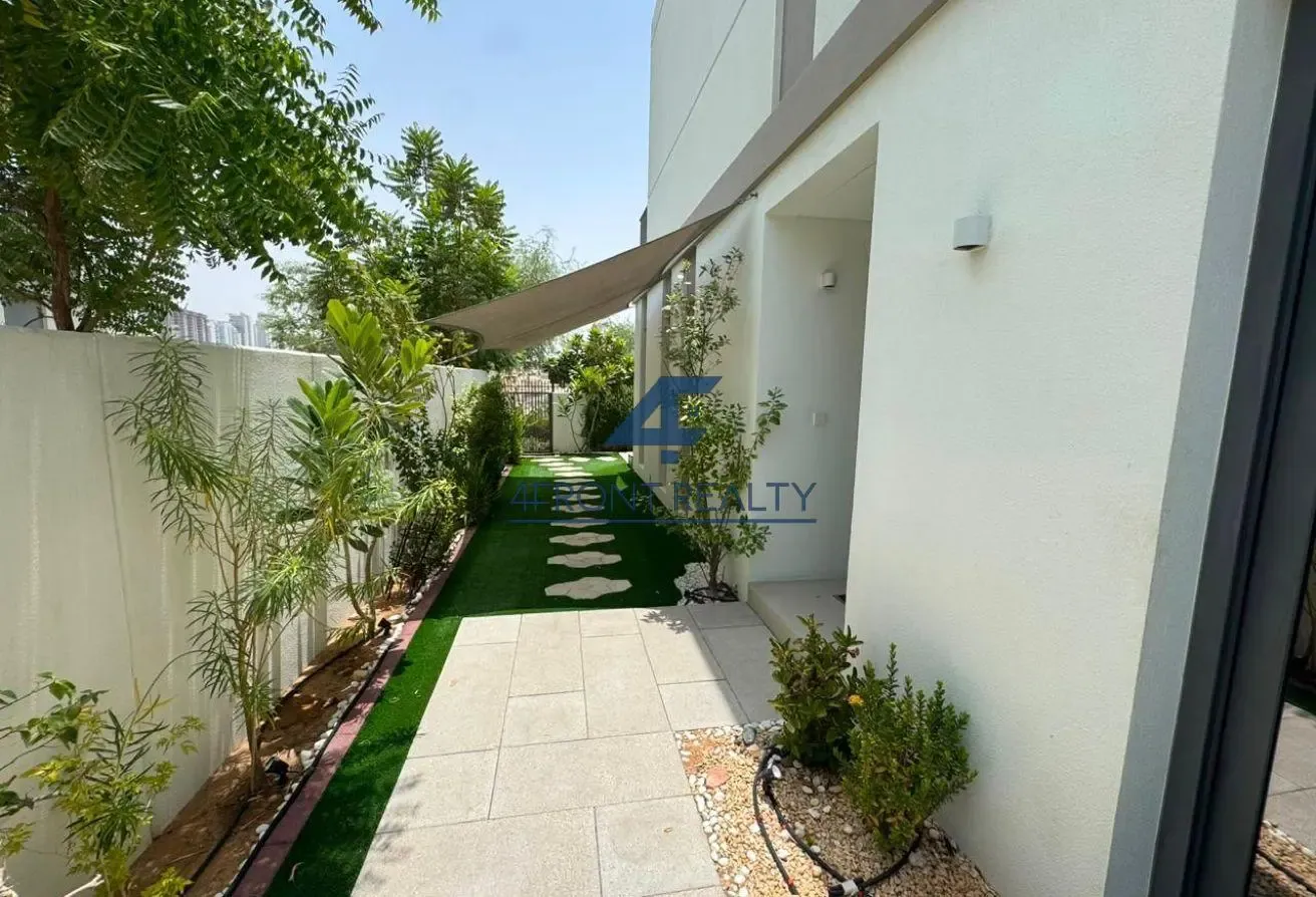 Ideal Family home | Quiet Location | Corner