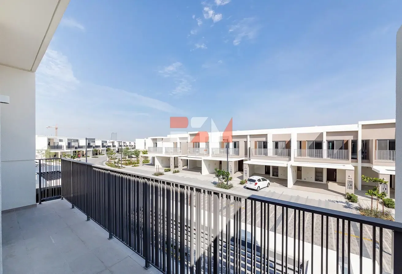 End unit | Back to back | Walk to Pool & Park
