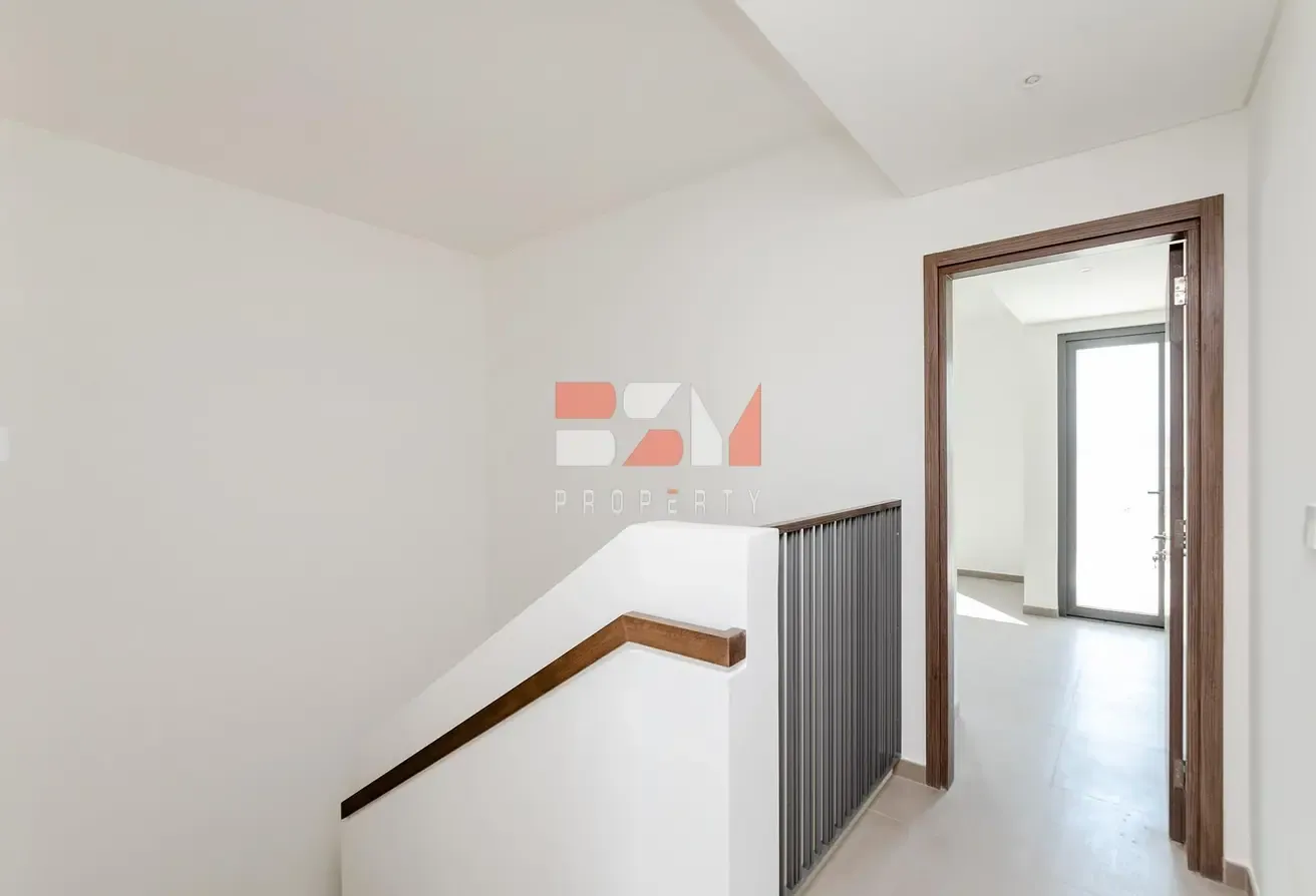 End unit | Back to back | Walk to Pool & Park