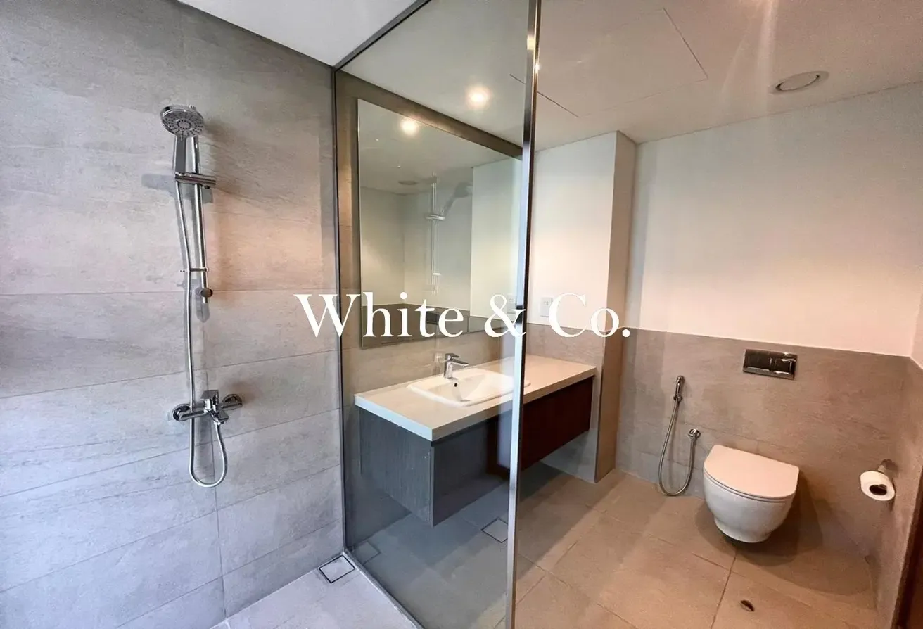Extended Plot & Master | Enclosed kitchen