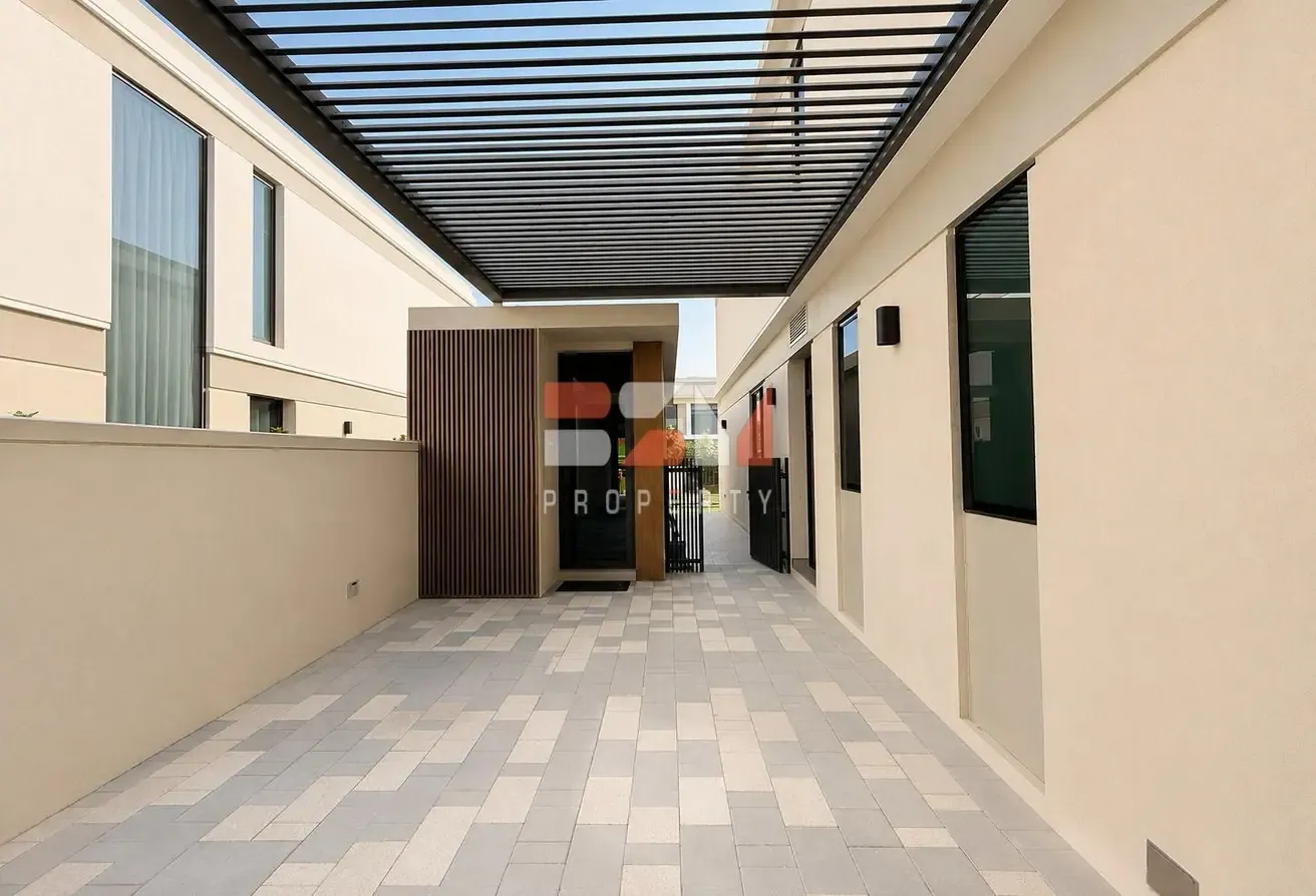 4BR + M + D | Large Plot | Private Garden