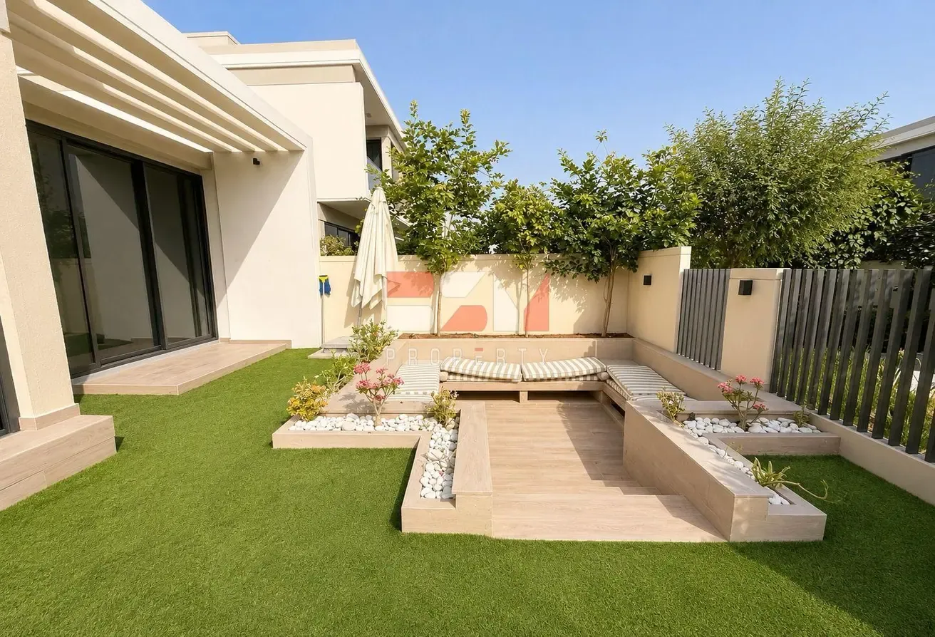 4BR + M + D | Large Plot | Private Garden