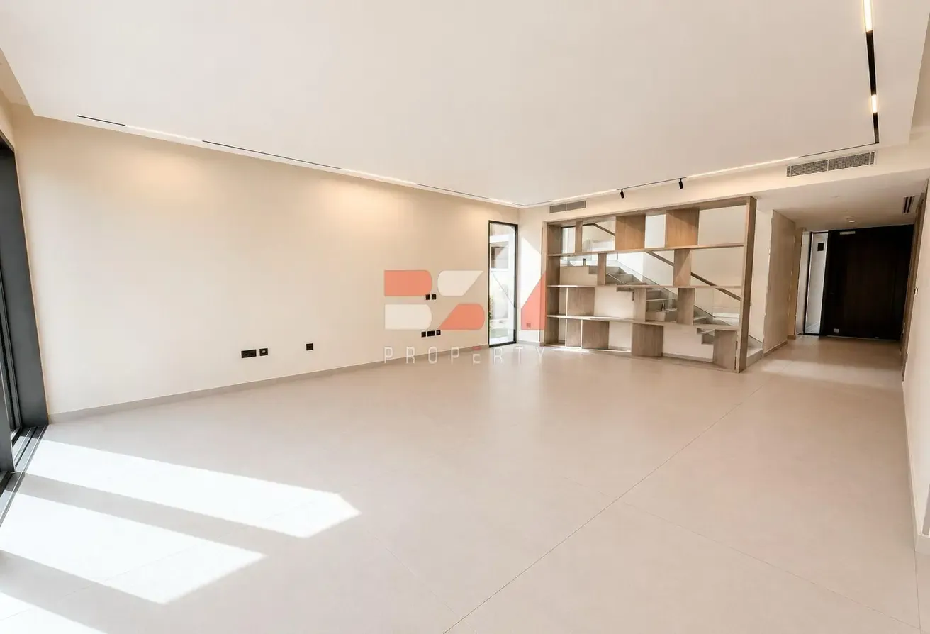4BR + M + D | Large Plot | Private Garden