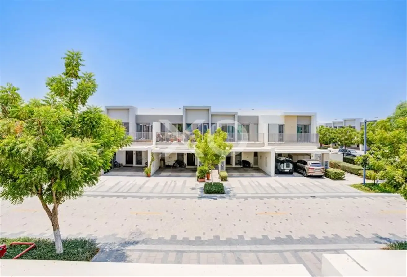 Single Row| Landscaped |Close to Amenities