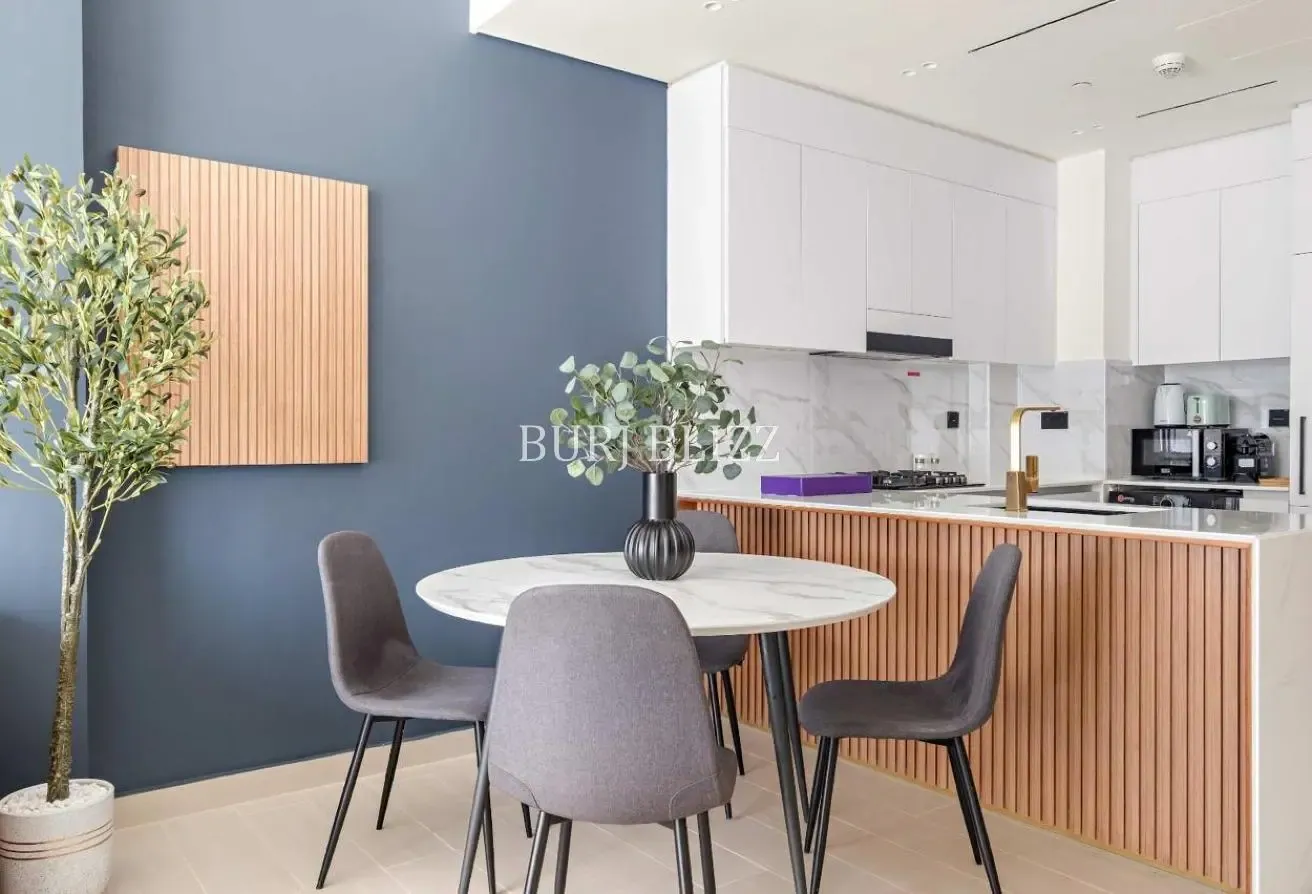 Exquisite Living 1BR | Bright Interiors | Vacant