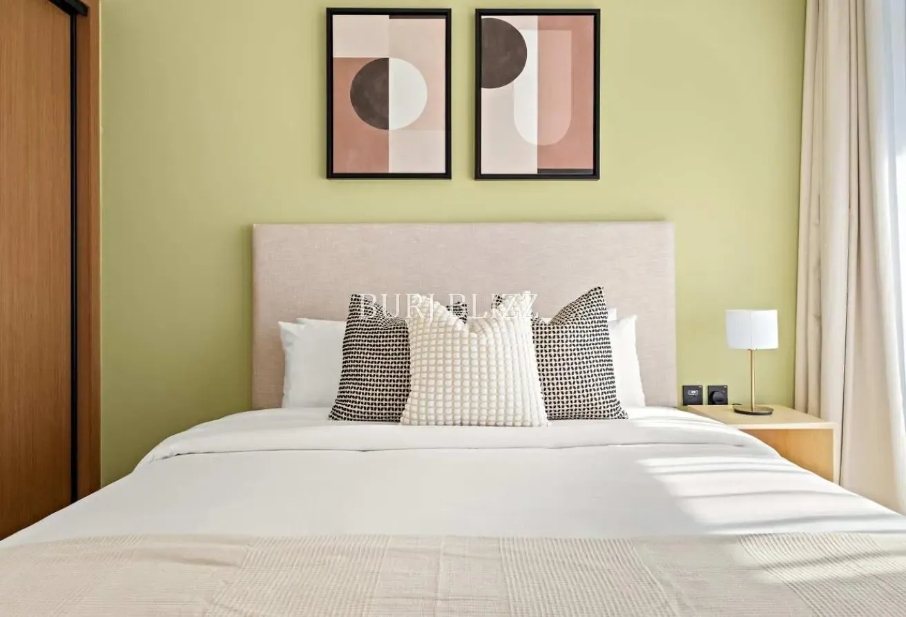 Exquisite Living 1BR | Bright Interiors | Vacant