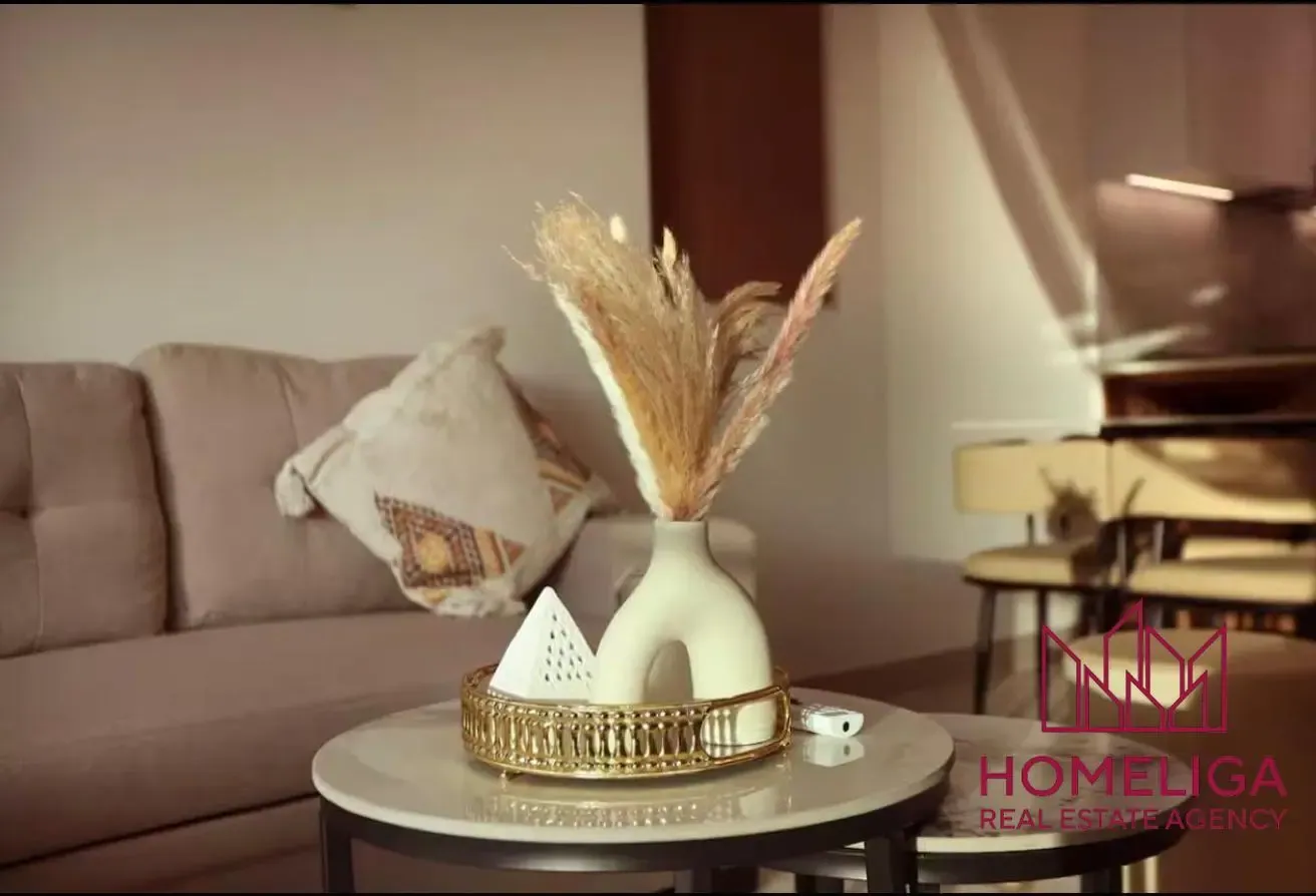 Fully Furnished | Vacant | Contemporary Living