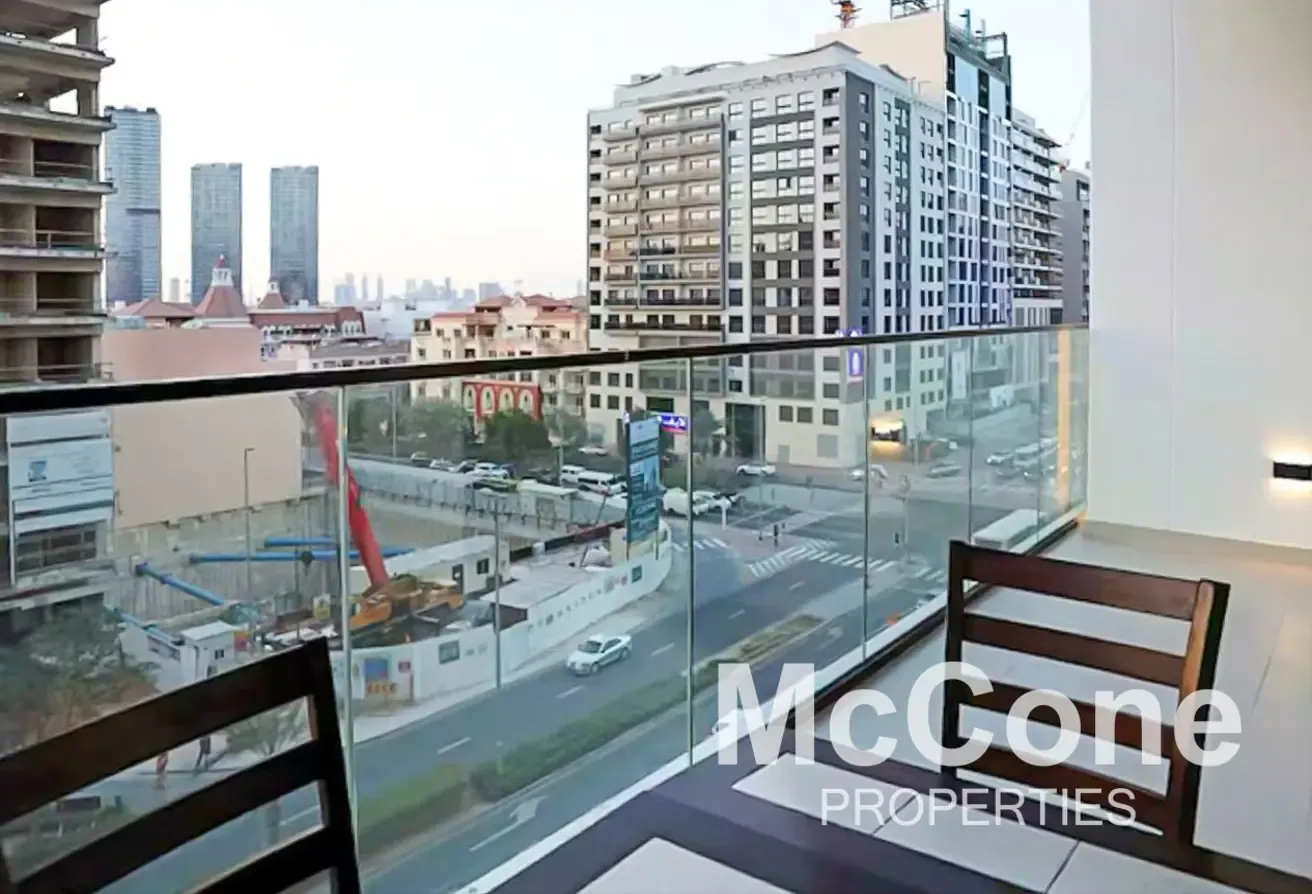 Fully Furnished | Vacant | Modern