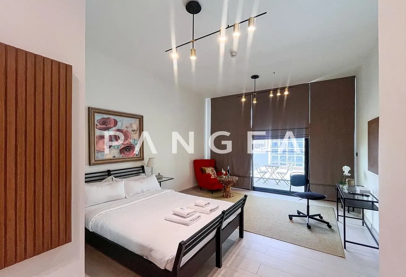 Furnished | Swimming Pool View | Vacant