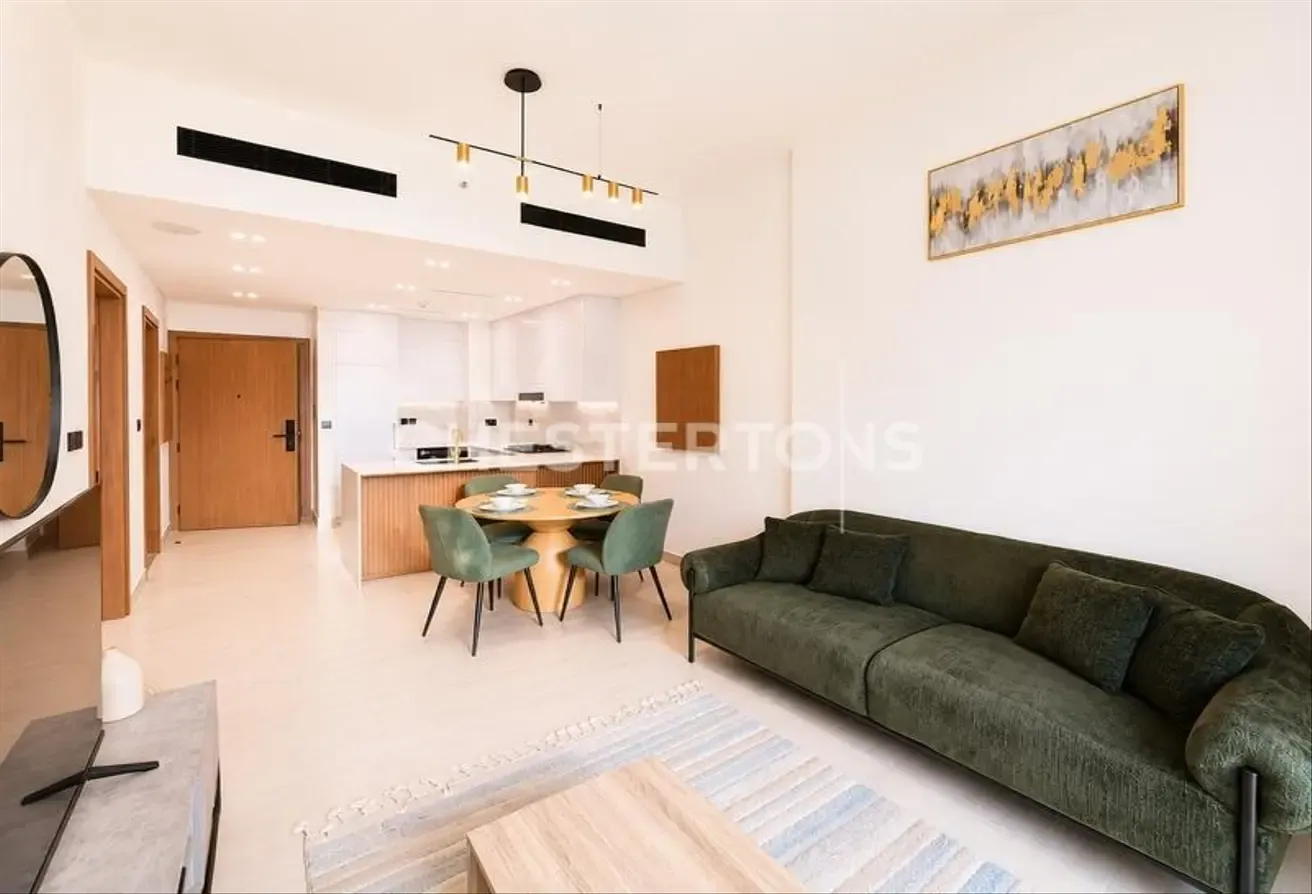 Exclusive | Fully Furnished | Vacant Now