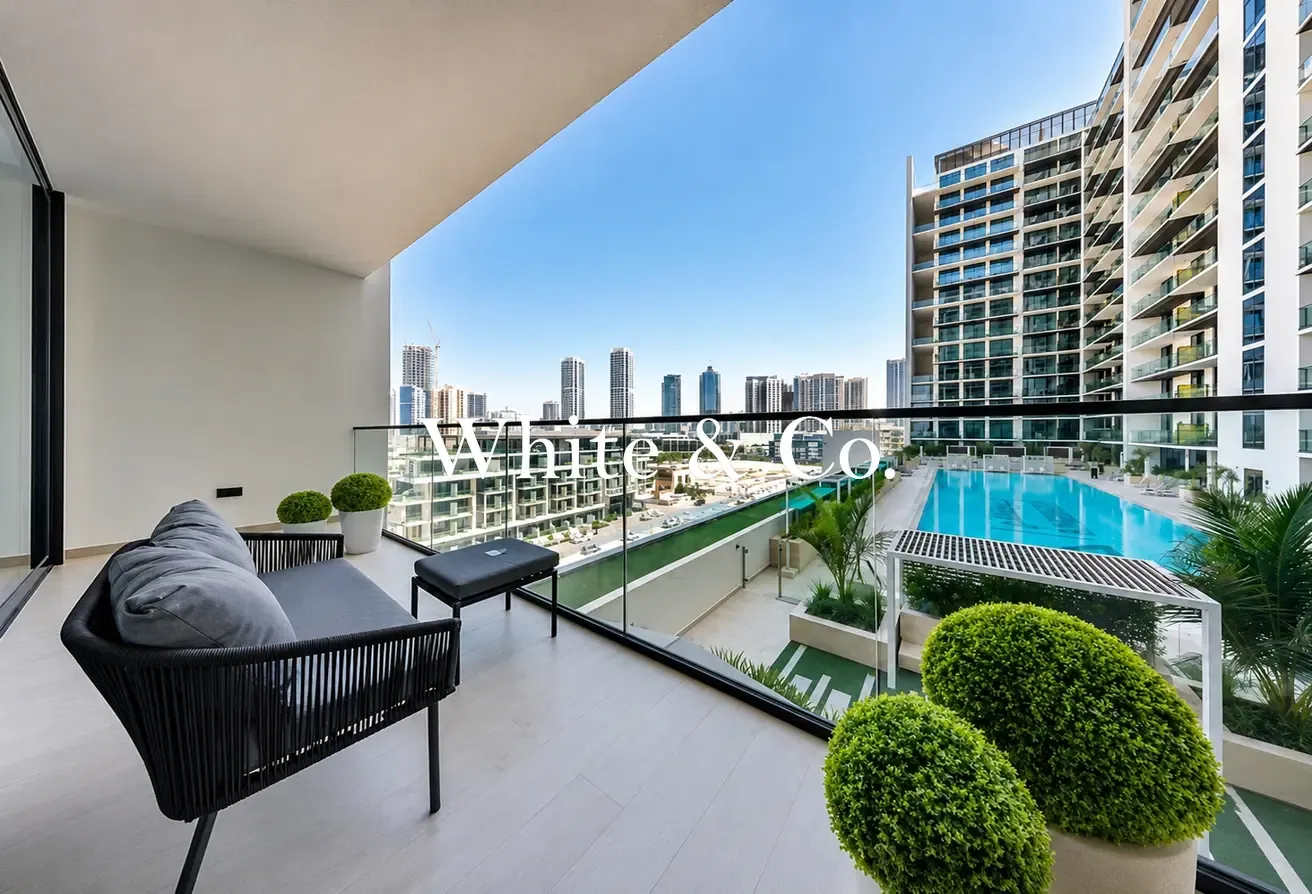 Largest Layout Pool View Corner Apartment