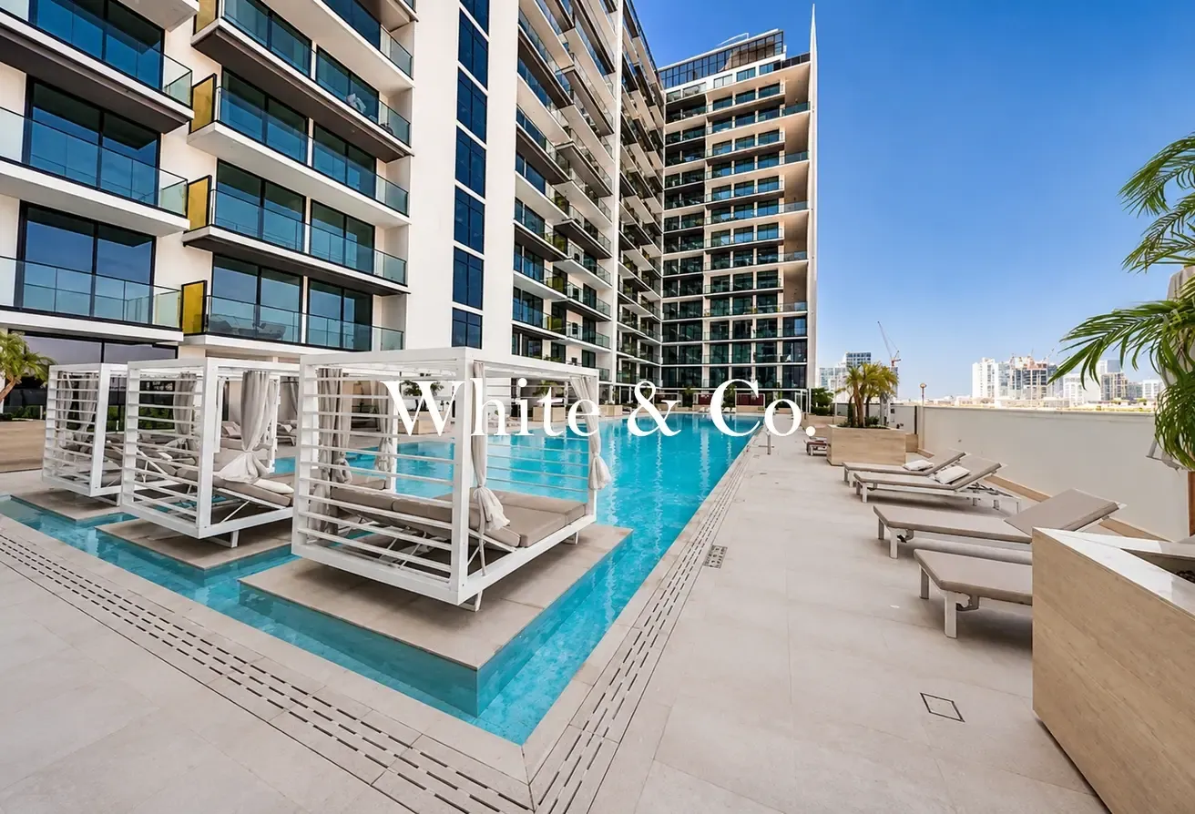 Largest Layout Pool View Corner Apartment