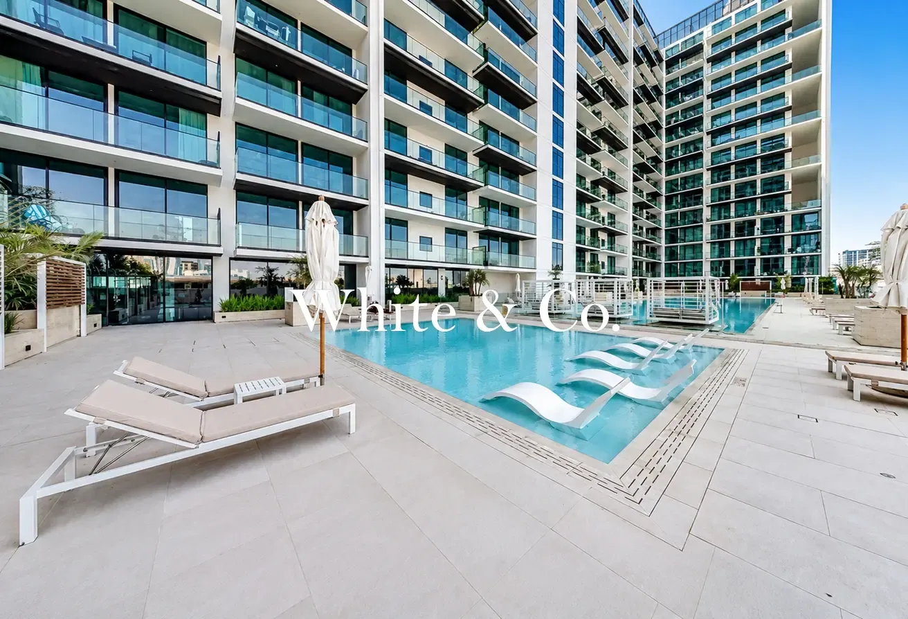 Largest Layout Pool View Corner Apartment