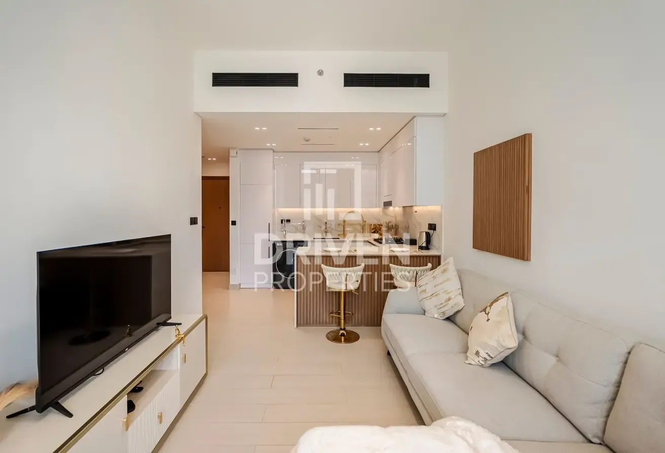 Vacant | Prime Location | Fully Furnished