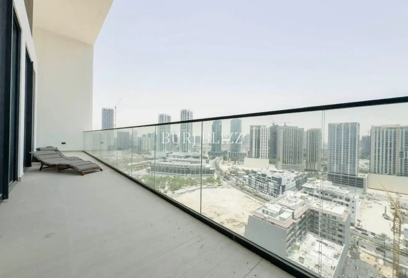 Splendid 2BR Home | Premium Amenities | High Floor