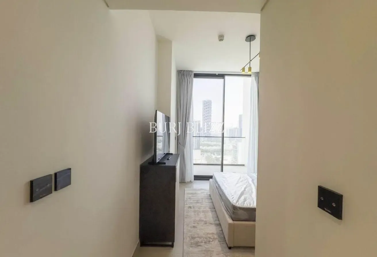 Splendid 2BR Home | Premium Amenities | High Floor