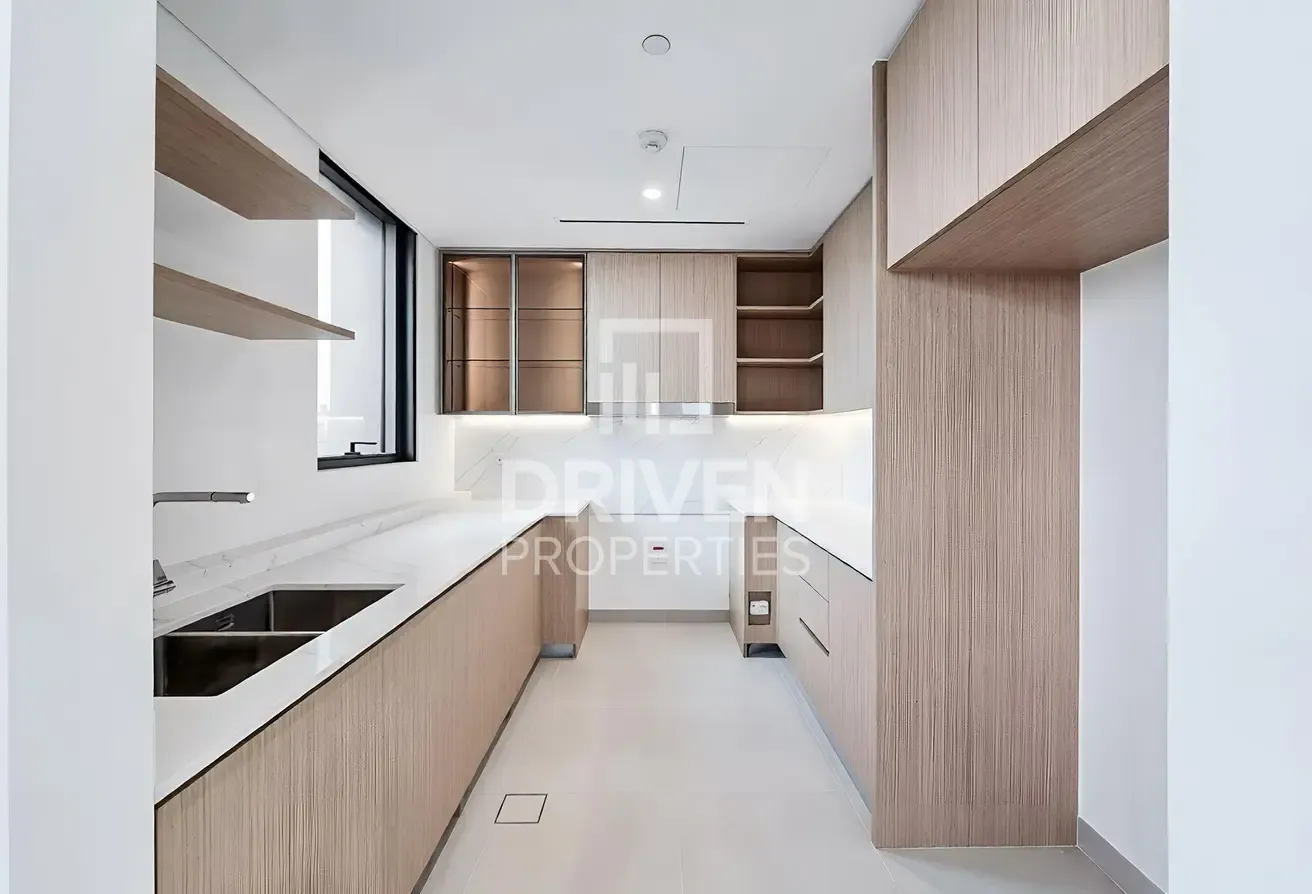 High Floor I Park Views I Ready to Move in