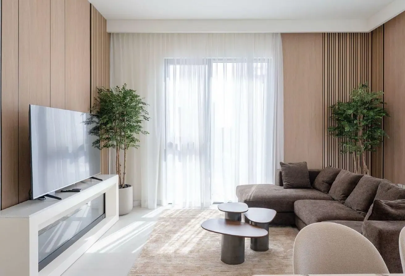 Amazing Amenities l Bright Unit l Great Location