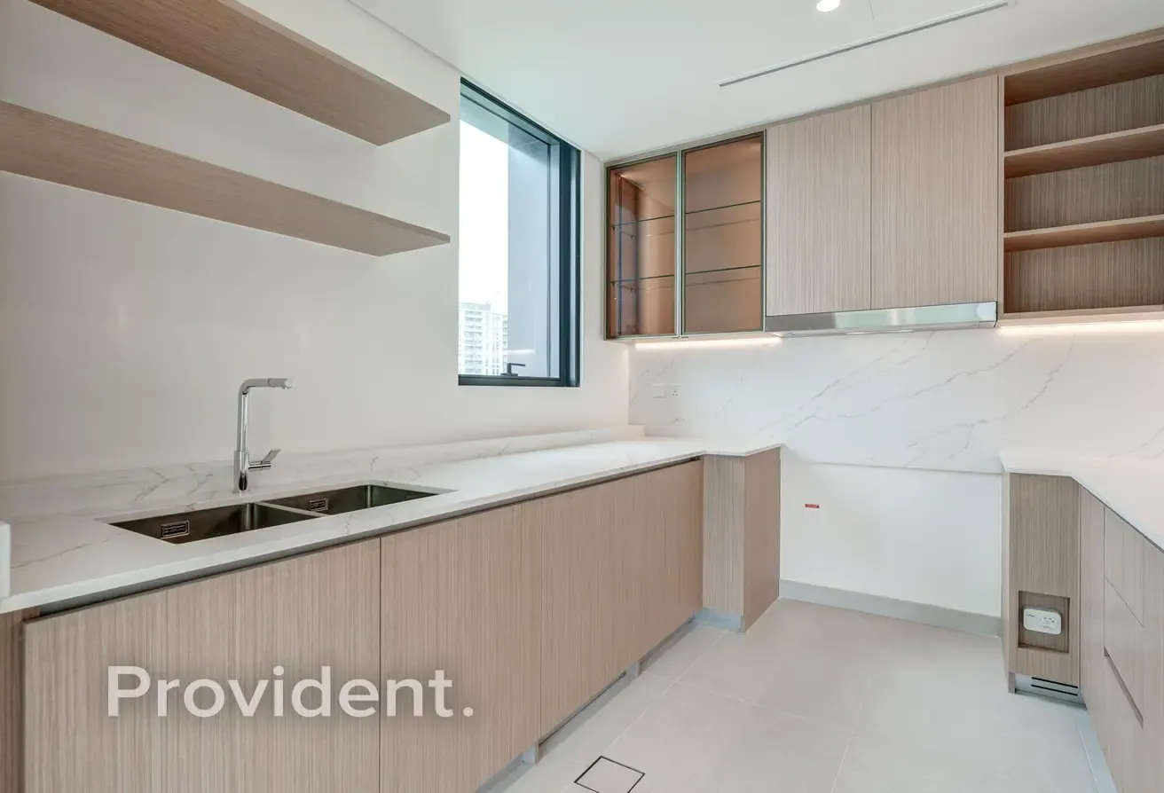 Full Park/Pool View | Bright | Directly on Park