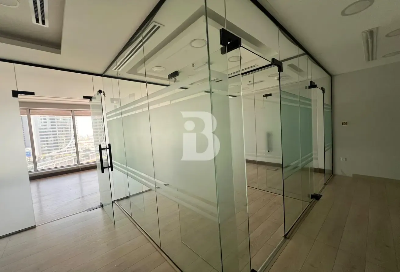 SPACIOUS OFFICE | CANAL VIEW | VACANT
