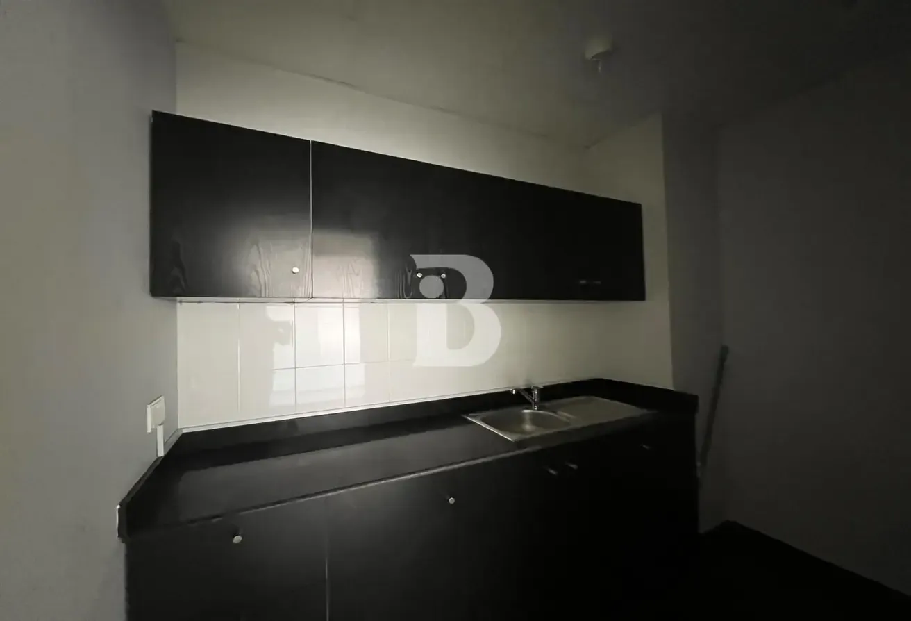 SPACIOUS OFFICE | CANAL VIEW | VACANT