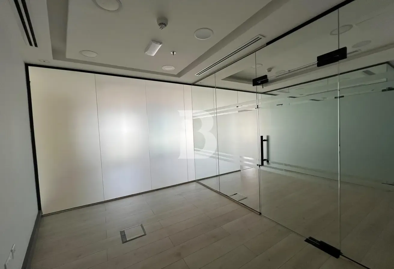 SPACIOUS OFFICE | CANAL VIEW | VACANT