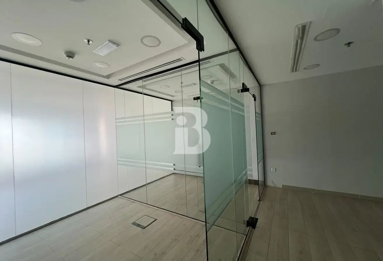 SPACIOUS OFFICE | CANAL VIEW | VACANT
