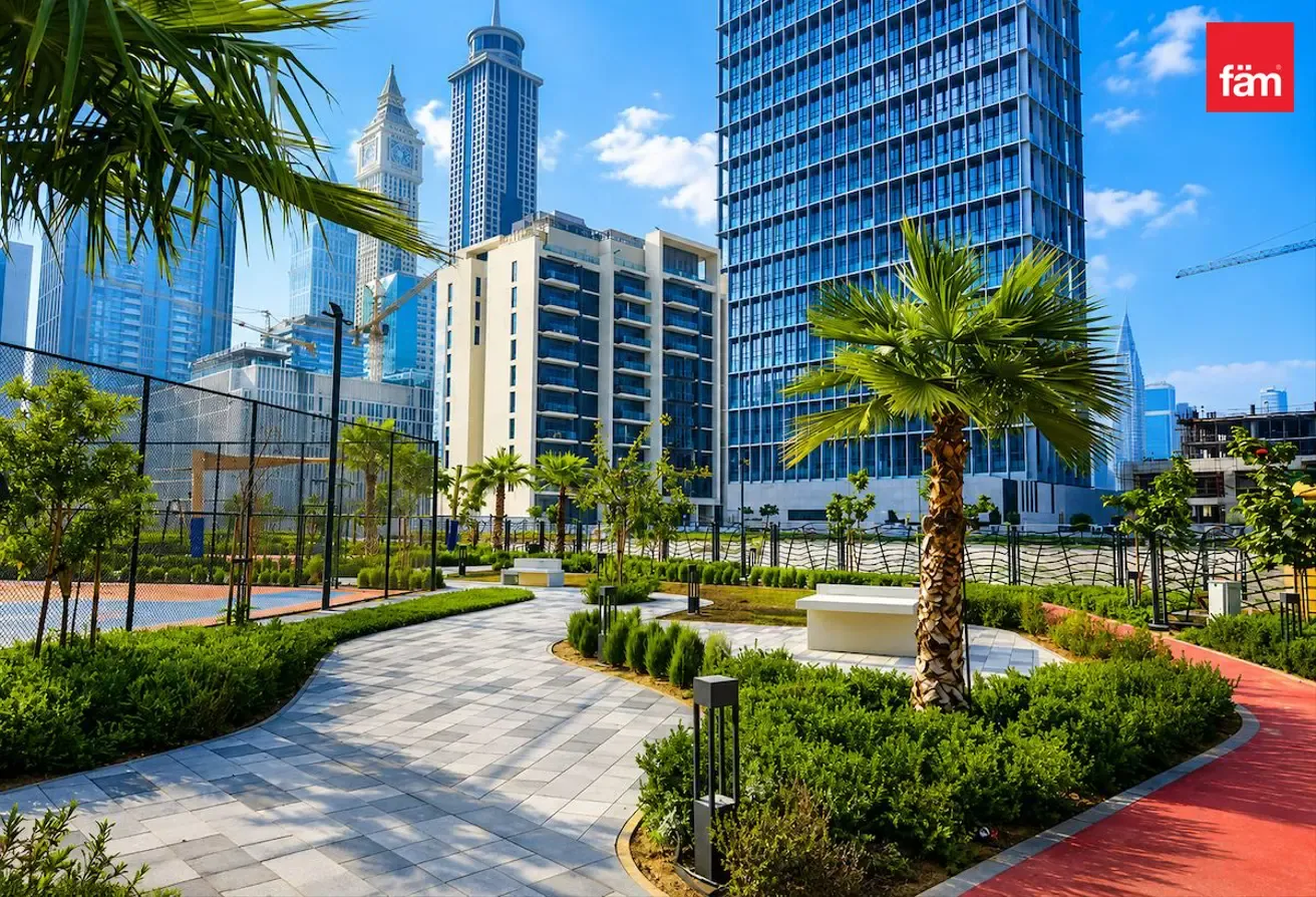 Hotel Plot Freehold | Overlooking Park & Skyline