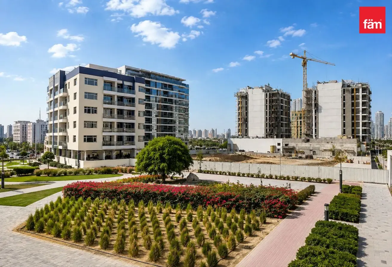 Hotel Plot Freehold | Overlooking Park & Skyline