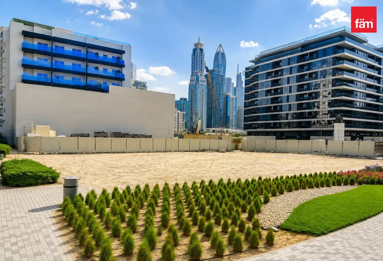 Hotel Plot Freehold | Overlooking Park & Skyline