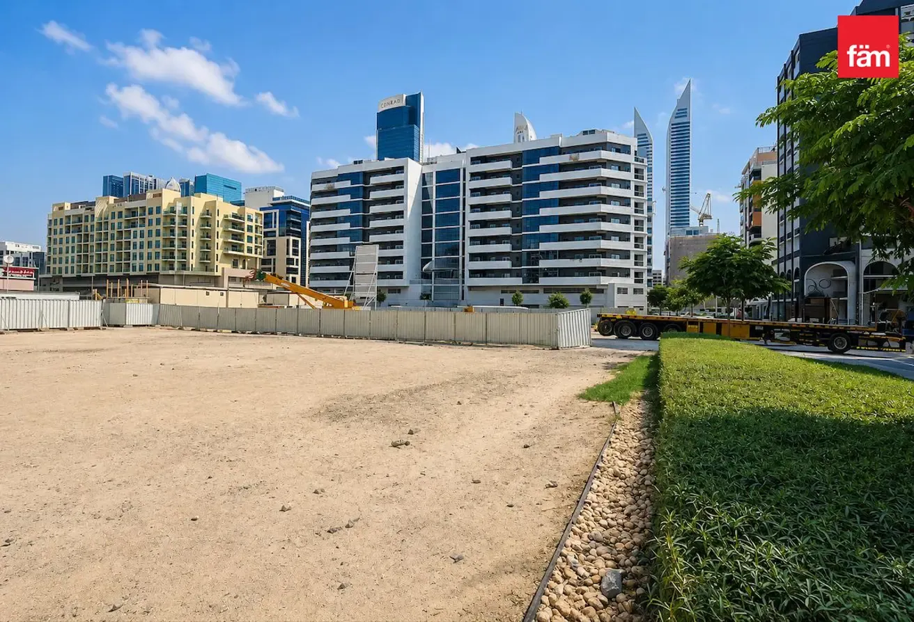 Hotel Plot Freehold | Overlooking Park & Skyline