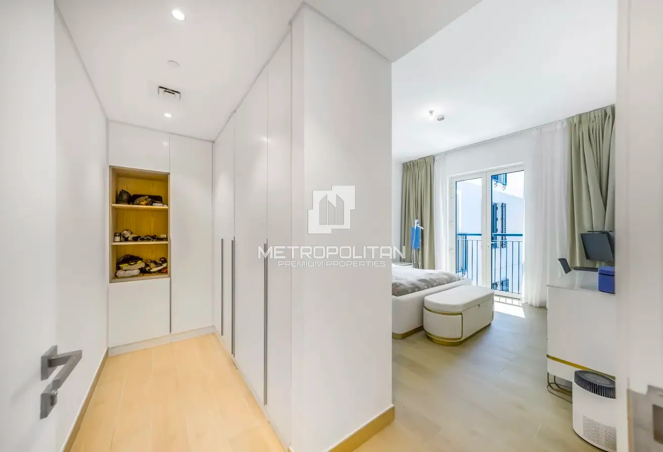 Unobstructed Skyline View | Upgraded and Furnished