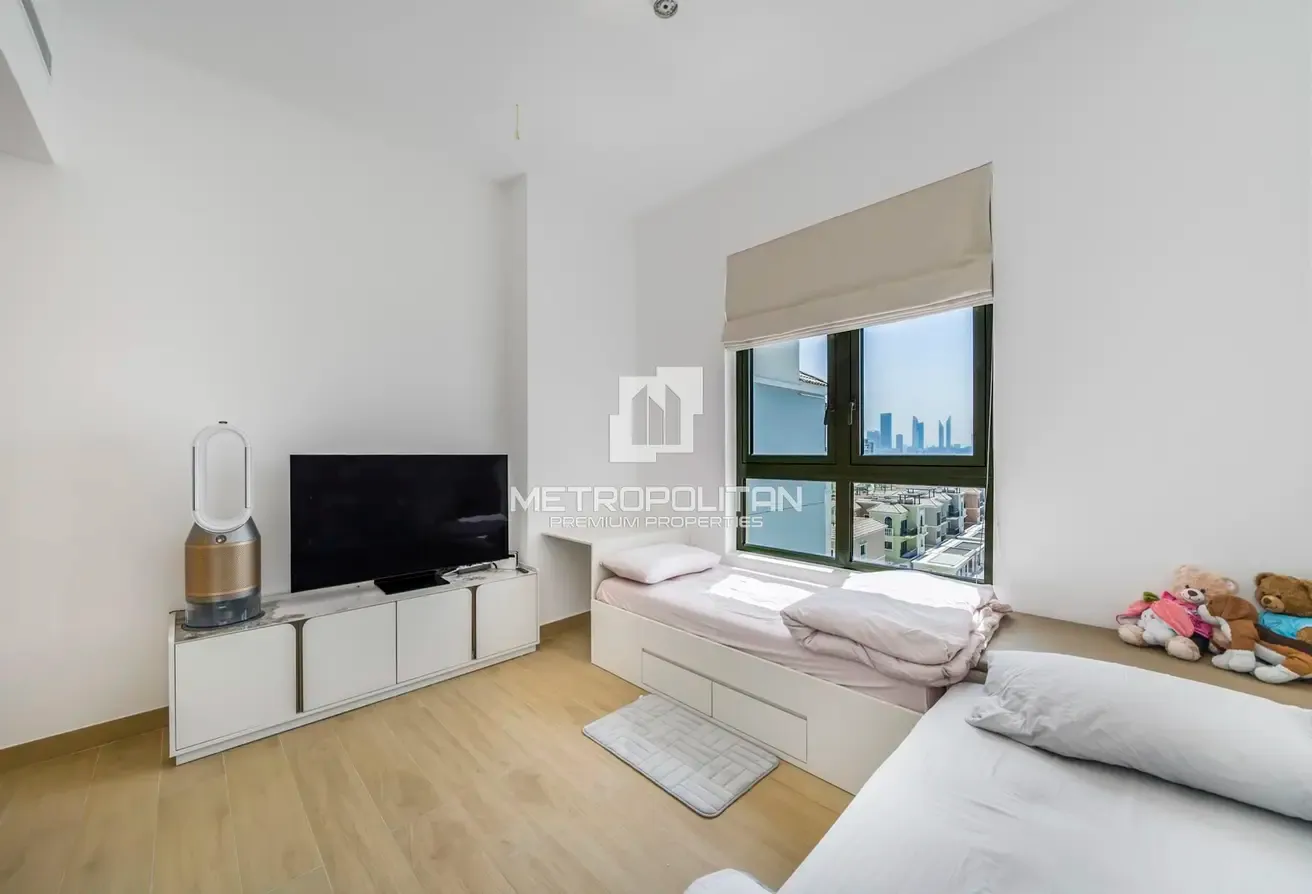 Unobstructed Skyline View | Upgraded and Furnished
