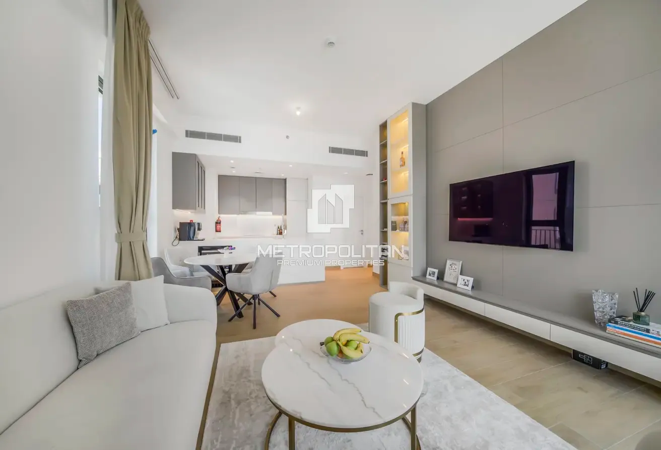 Unobstructed Skyline View | Upgraded and Furnished