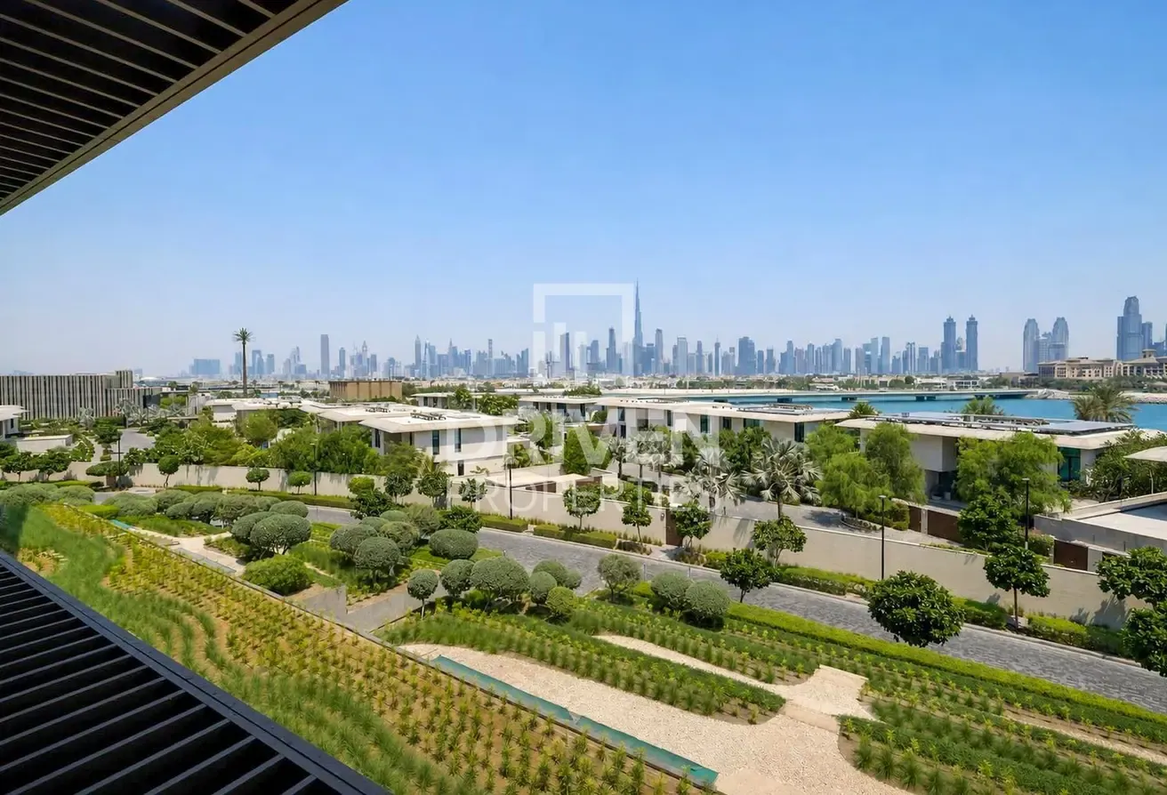Lowest Price | Vacant | Full Skyline and Sea View