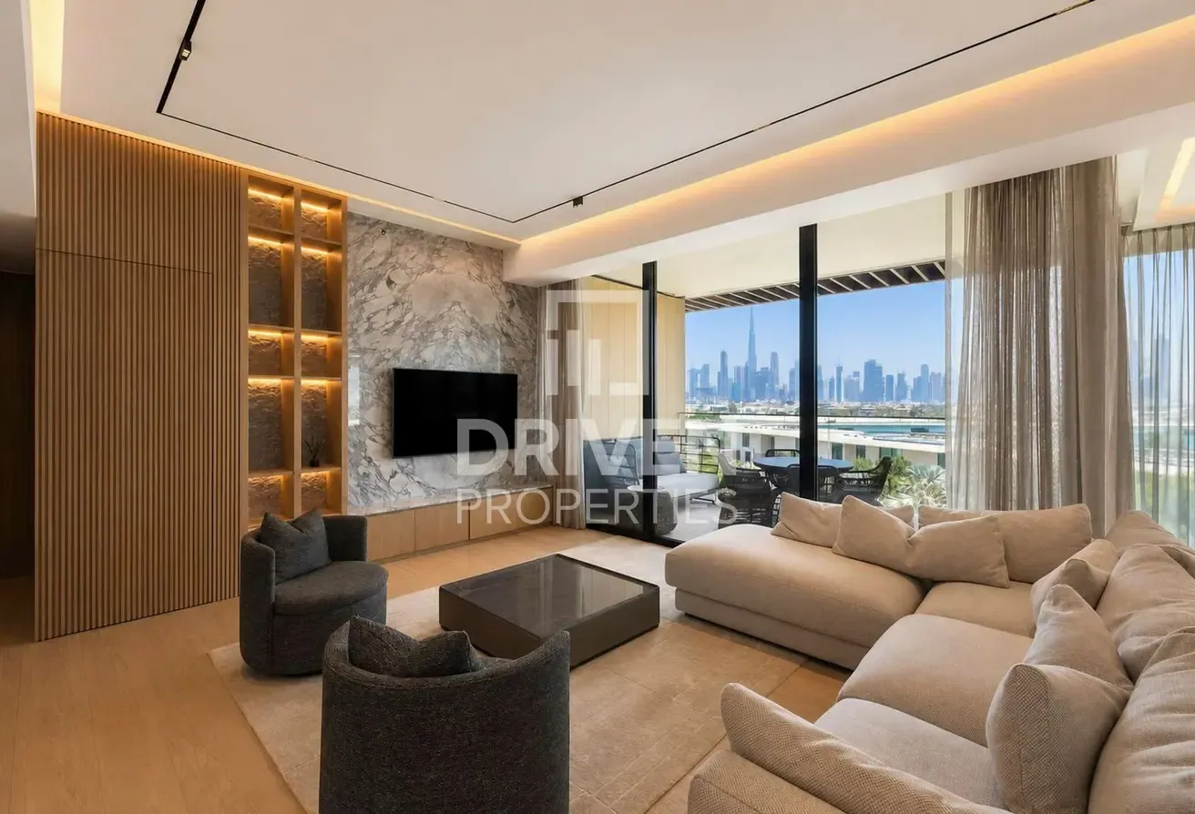 Lowest Price | Vacant | Full Skyline and Sea View