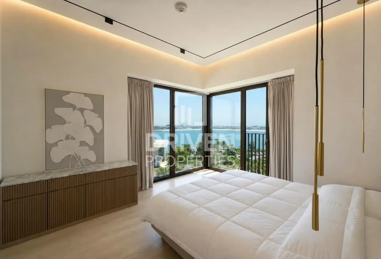 Lowest Price | Vacant | Full Skyline and Sea View