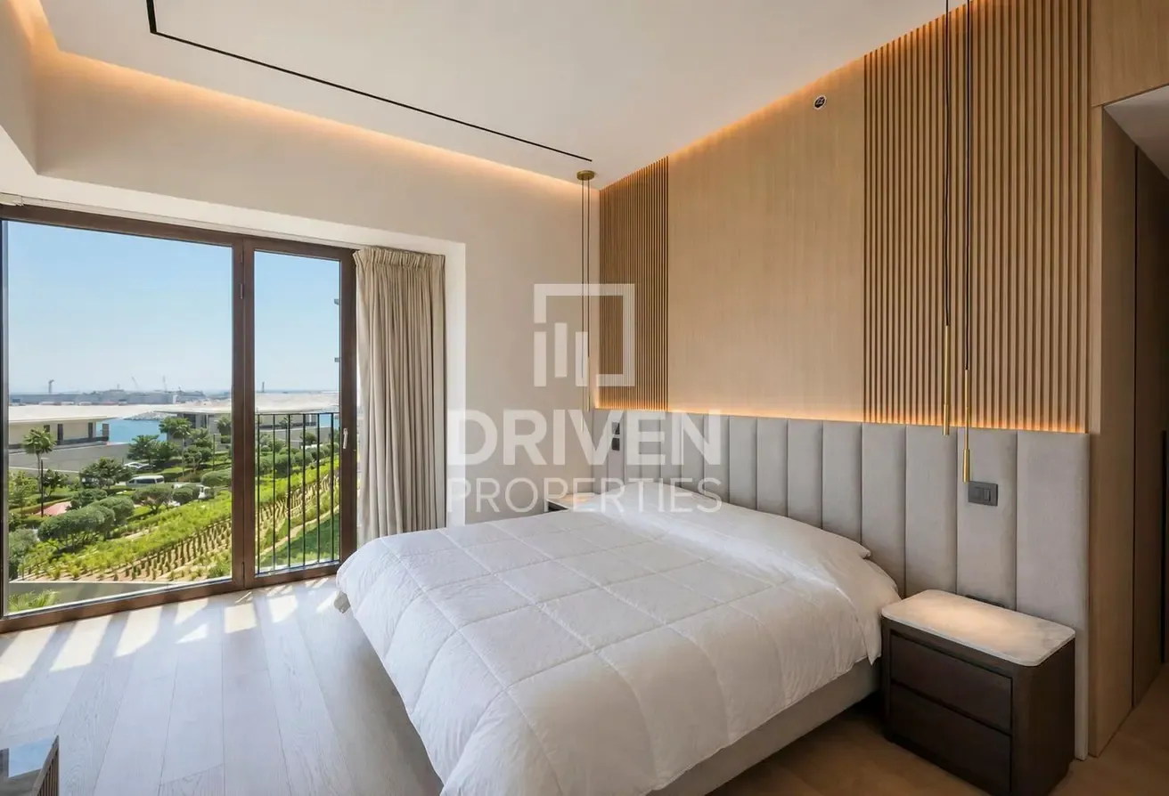 Lowest Price | Vacant | Full Skyline and Sea View
